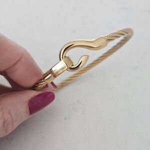 NEW 18KGP Hook Bracelet